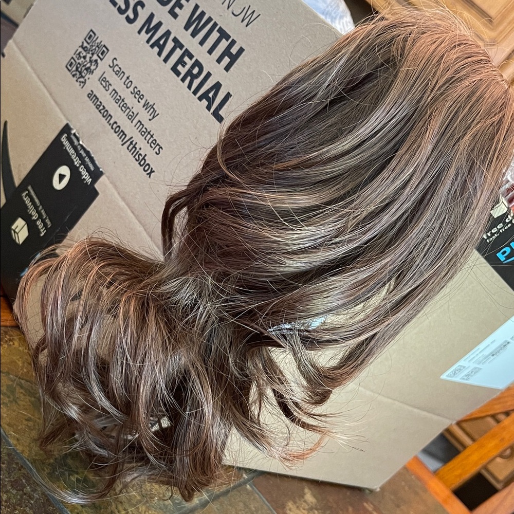 Elegant Brown Wavy Hairpiece
